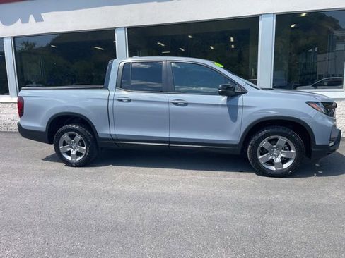 Used 2025 Honda Ridgeline TrailSport image 4