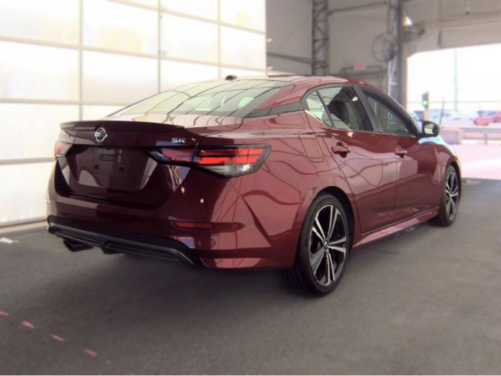 Used 2023 Nissan Sentra SR w/ SR Premium Package FWD image 4