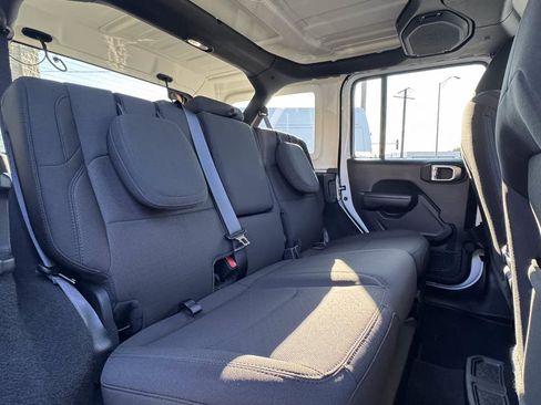 Used 2023 Jeep Wrangler Unlimited AWD/4WD image 30