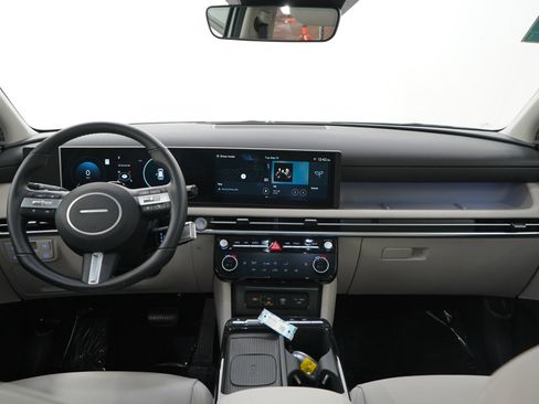 Certified 2025 Hyundai Tucson SEL AWD/4WD image 16