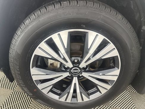 Used 2023 Nissan Rogue SV w/ SV Premium B Package AWD/4WD image 32