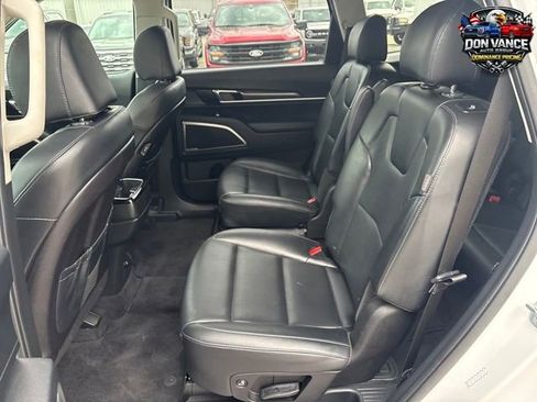 Used 2025 Kia Telluride S AWD/4WD image 28