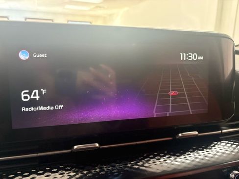 Used 2022 Kia Carnival SX Prestige image 35