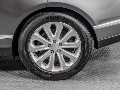 Used 2017 Land Rover Range Rover HSE AWD/4WD image 3