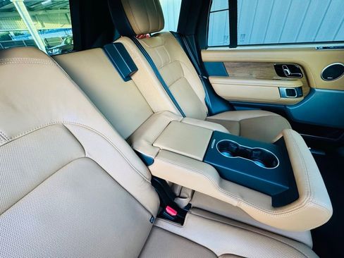 Used 2018 Land Rover Range Rover Long Wheelbase Autobiography image 18