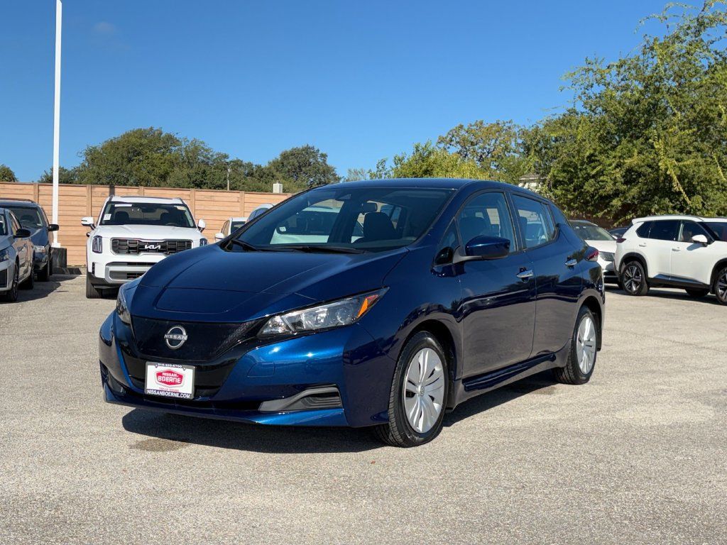 Used 2025 Nissan Leaf S FWD image 7