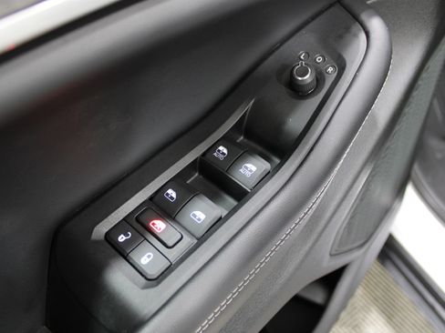 Used 2024 Jeep Grand Cherokee Limited image 7