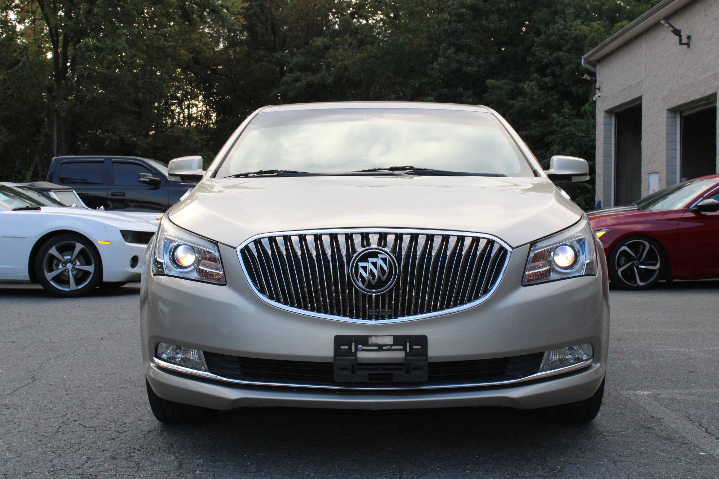Used 2016 Buick LaCrosse Leather FWD image 2