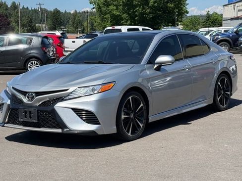 Used 2020 Toyota Camry XSE w/ Navigation Package AWD/4WD image 5