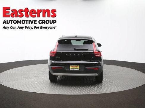 Used 2022 Volvo XC40 T5 Momentum AWD/4WD image 36