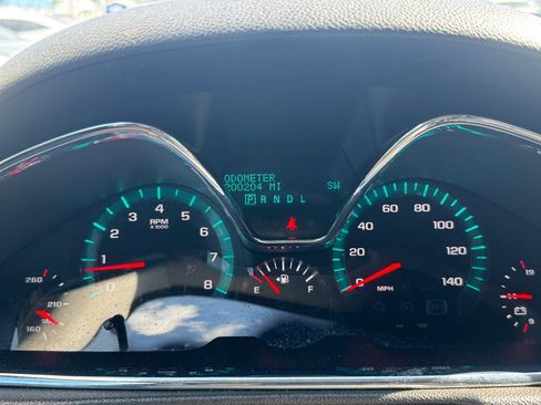 Used 2014 Chevrolet Traverse LT image 16