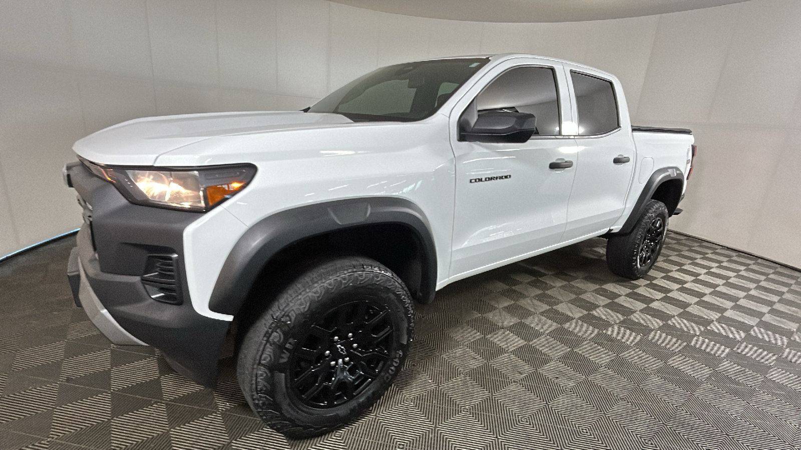 Used 2024 Chevrolet Colorado Trail Boss w/ Advanced Trailering Package AWD/4WD image 7