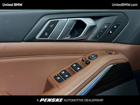 Used 2023 BMW X5 xDrive40i w/ Executive Package image 3