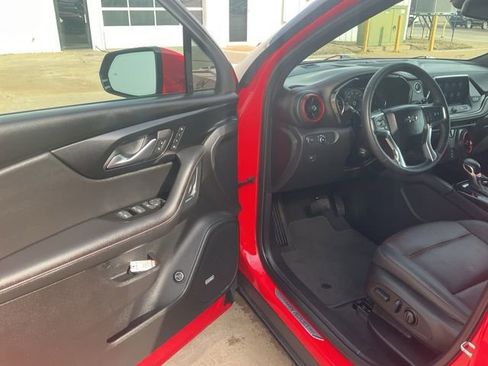 Used 2022 Chevrolet Blazer RS w/ Enhanced Convenience Package image 2