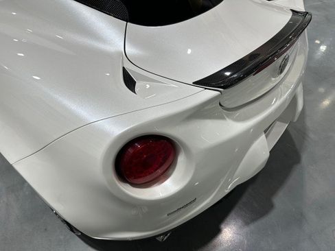 Used 2017 Alfa Romeo 4C Coupe w/ Coupe Track Package 1 RWD image 32