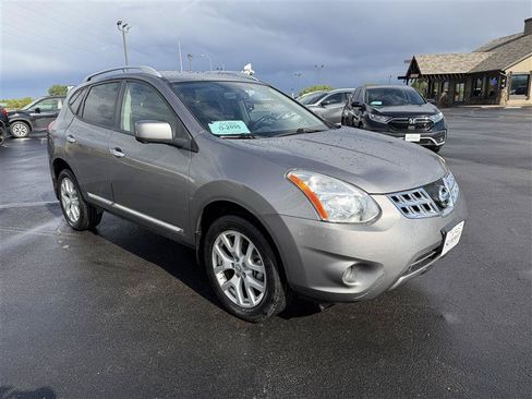Used 2013 Nissan Rogue SL AWD/4WD image 2