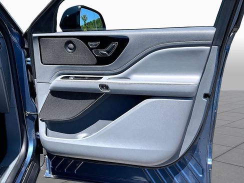 Used 2020 Lincoln Aviator Reserve w/ Equipment Group 201A RWD image 23