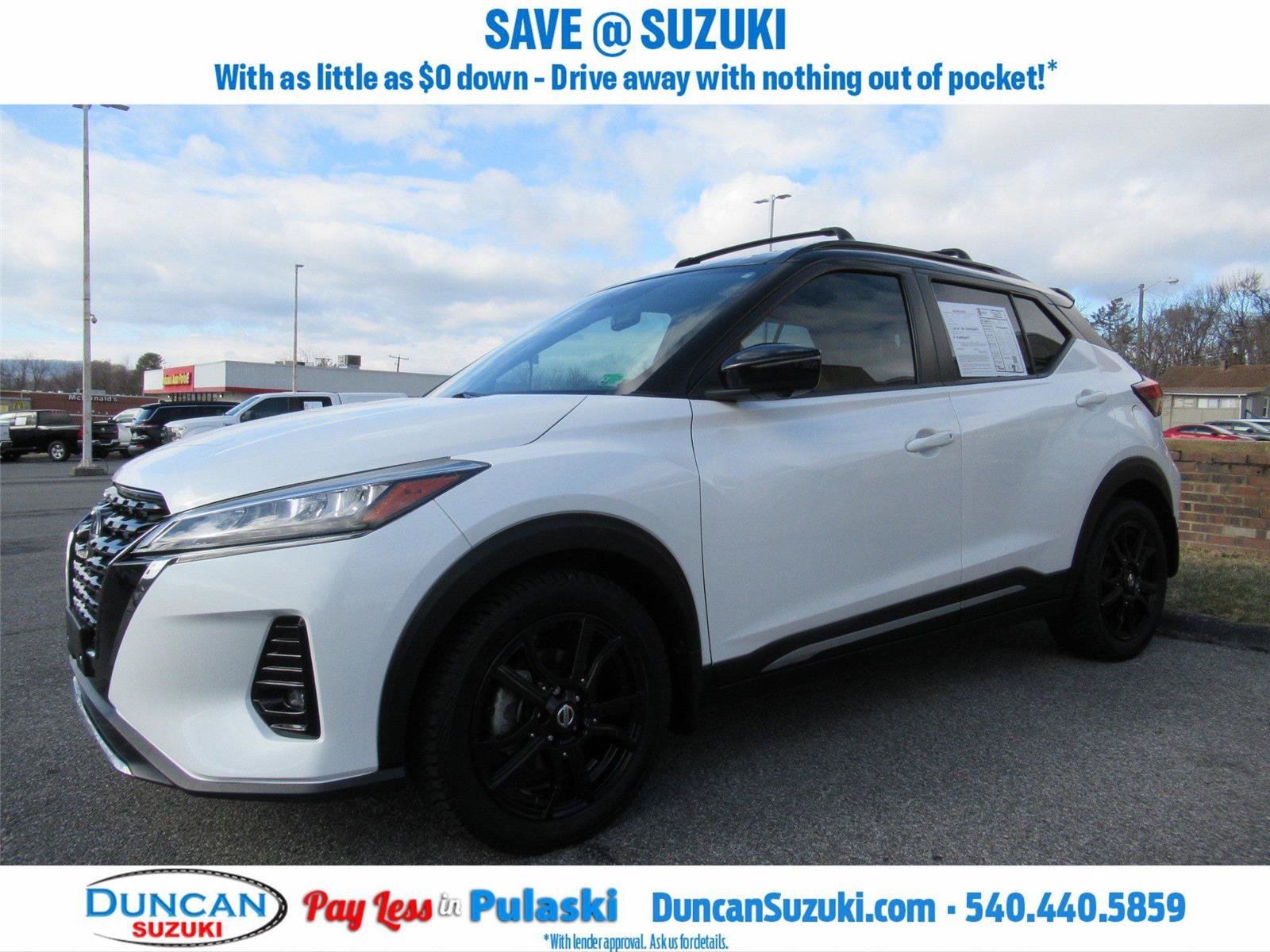 Used 2021 Nissan Kicks SR w/ SR Premium Package FWD image 3