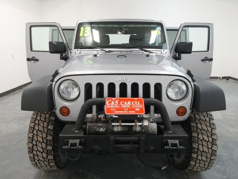 Used 2013 Jeep Wrangler Unlimited Rubicon w/ Dual Top Group image 27