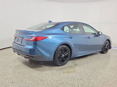 Used 2025 Toyota Camry SE FWD image 5
