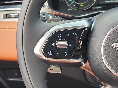 Used 2026 Jaguar F-PACE R-Dynamic S image 27