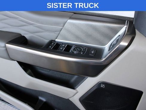 Used 2025 Ford F250 Platinum w/ Platinum Plus Package AWD/4WD image 18