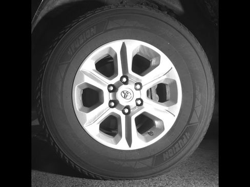 Used 2020 Toyota 4Runner SR5 Premium w/ Moonroof Package image 11