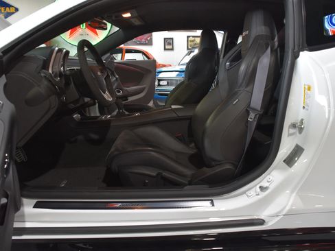 Used 2014 Chevrolet Camaro Z/28 RWD image 28