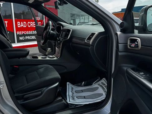 Used 2016 Jeep Grand Cherokee Laredo w/ Quick Order Package 23E AWD/4WD image 13