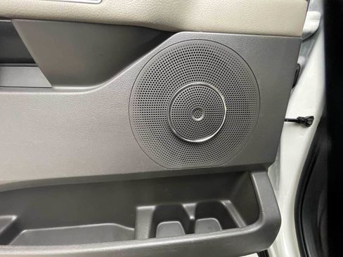 Used 2021 Ford Expedition XLT image 25