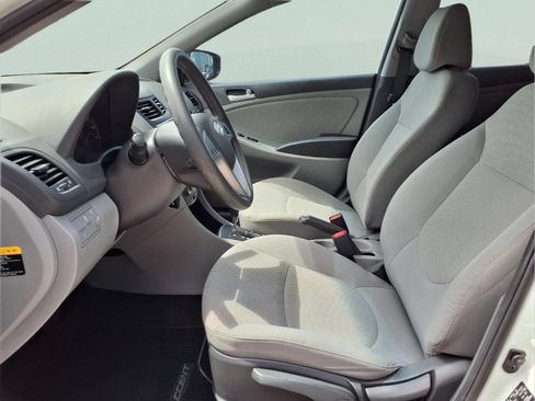 Used 2013 Hyundai Accent GS FWD image 10
