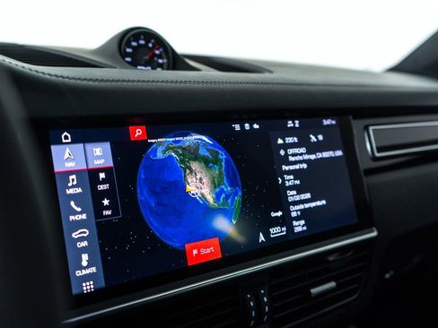 Used 2021 Porsche Cayenne GTS image 23