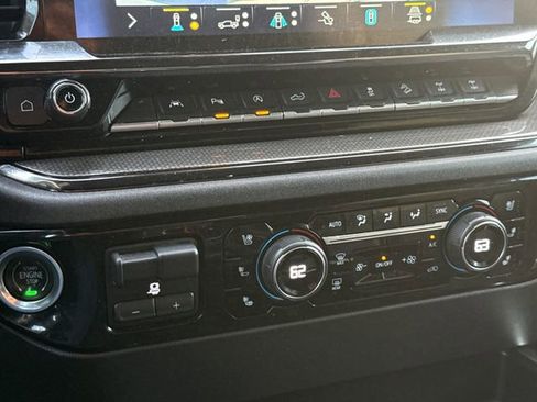 Used 2022 Chevrolet Silverado 1500 ZR2 w/ Technology Package AWD/4WD image 27
