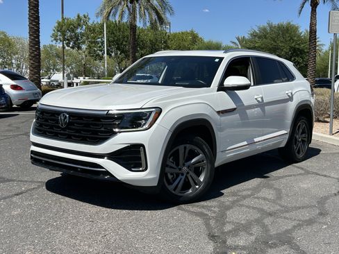 Certified 2024 Volkswagen Atlas Cross Sport SEL R-Line AWD/4WD image 31