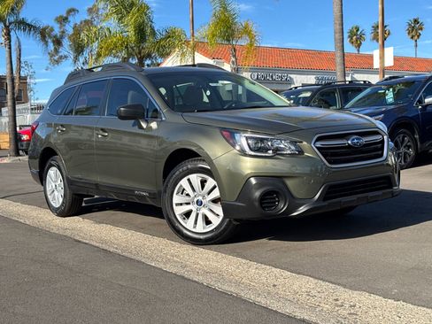 Used 2018 Subaru Outback 2.5i image 2