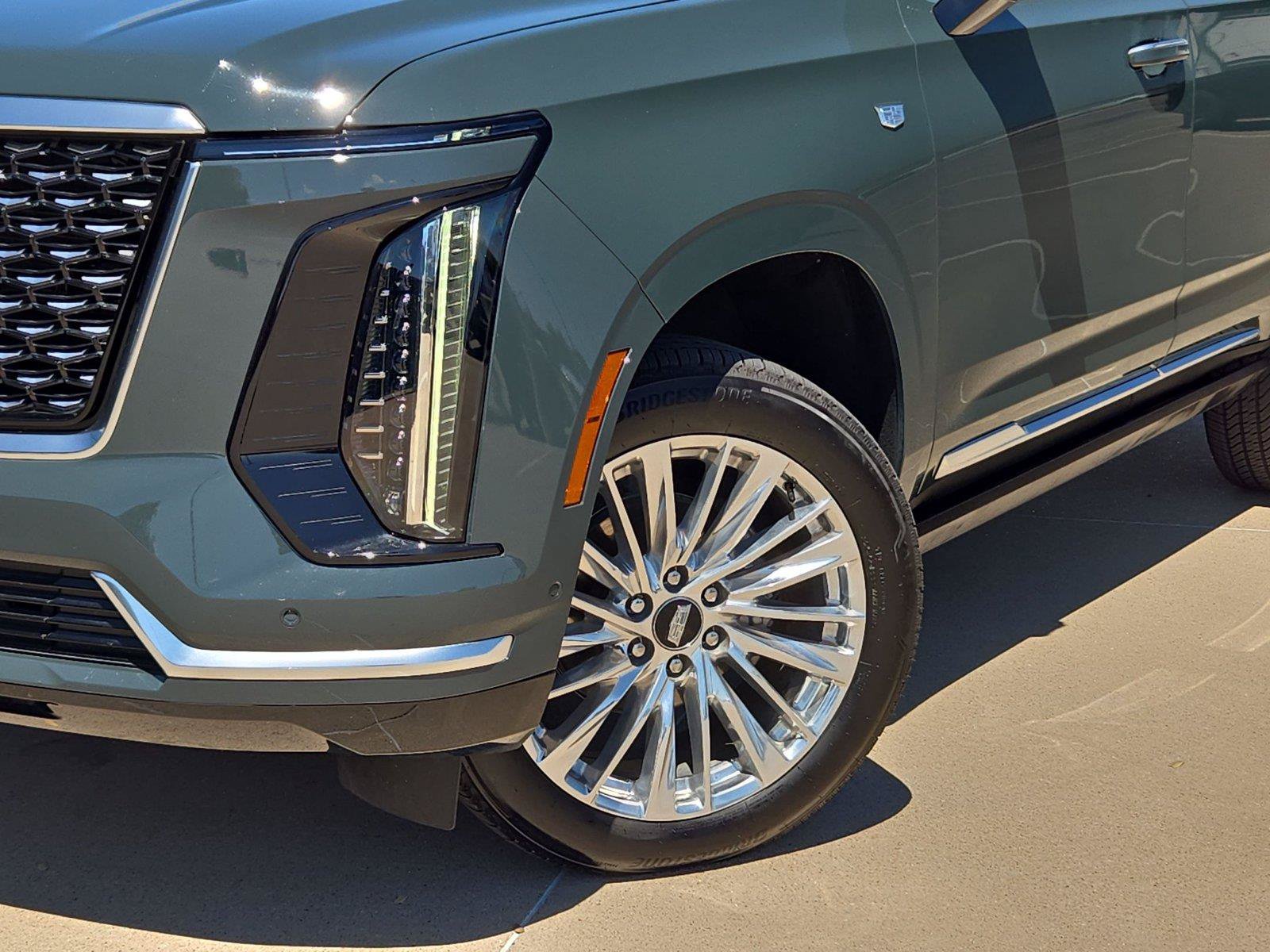 Certified 2026 Cadillac Escalade Luxury w/ LPO, Floor Liner Package RWD image 7