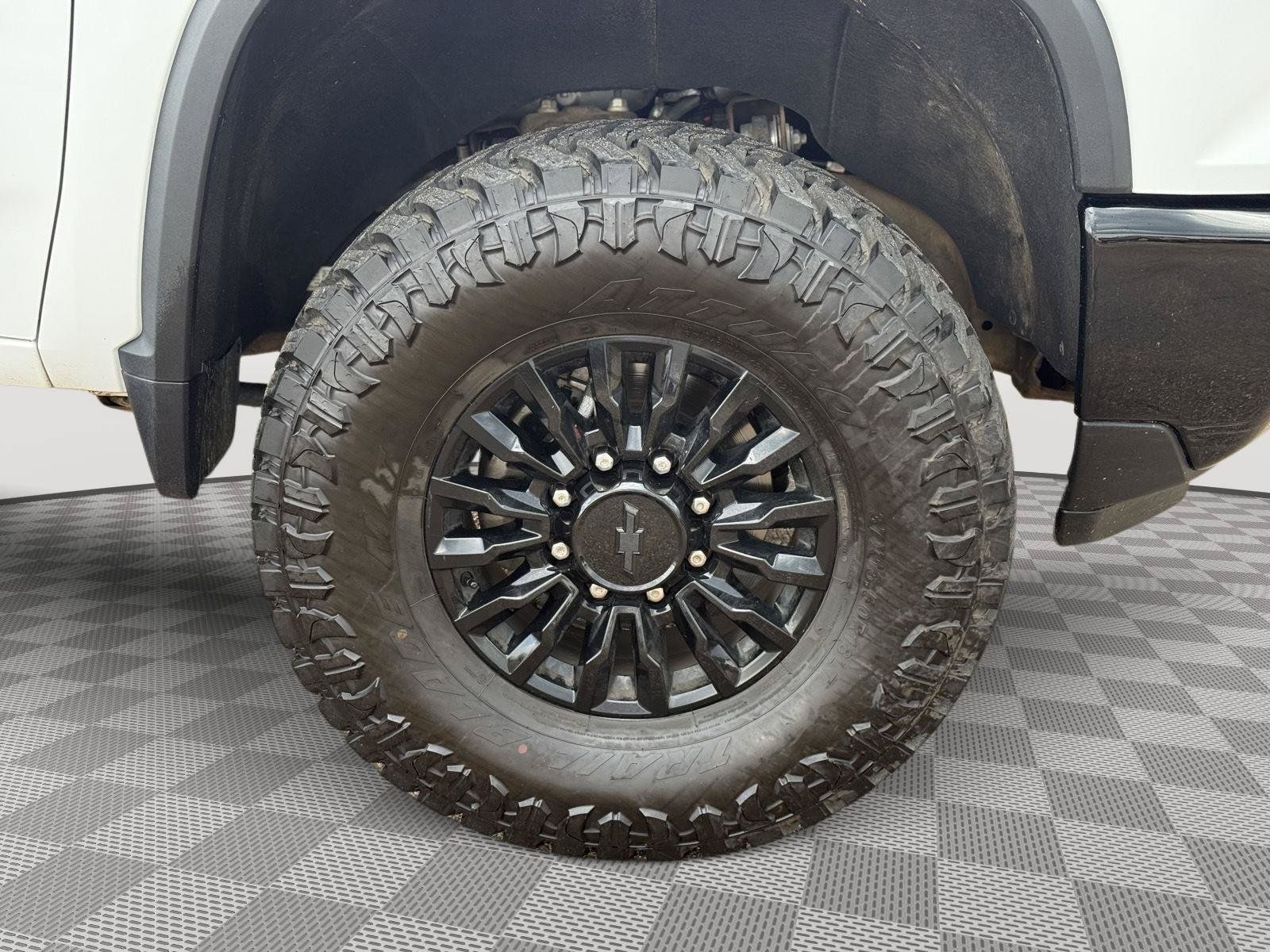 Used 2024 Chevrolet Silverado 2500 Custom w/ Custom Value Package AWD/4WD image 9