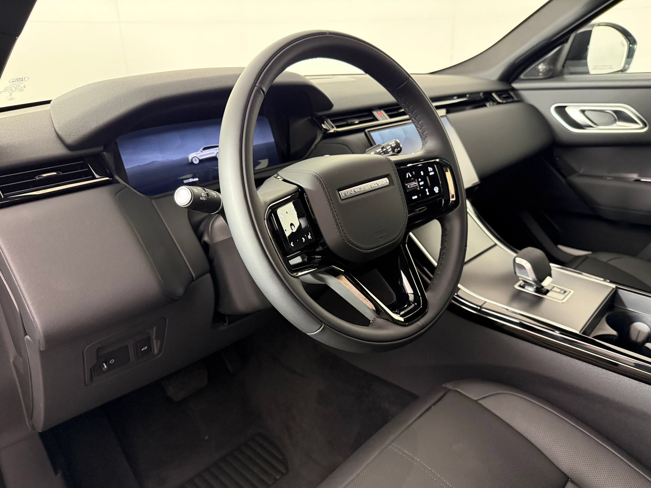 New 2026 Land Rover Range Rover Velar S AWD/4WD image 4