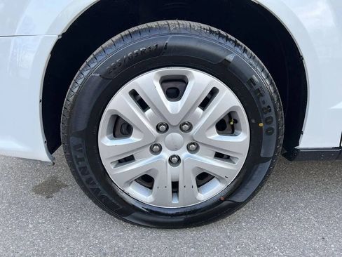 Used 2019 Dodge Grand Caravan SE FWD image 11
