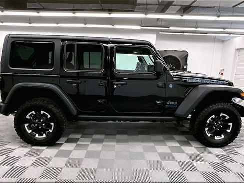 Used 2025 Jeep Wrangler Unlimited Rubicon 4xe w/ Safety Group AWD/4WD image 15