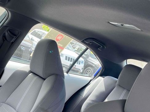 Used 2022 Toyota Corolla SE FWD image 5
