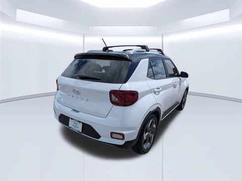 Certified 2024 Hyundai Venue Limited FWD image 4
