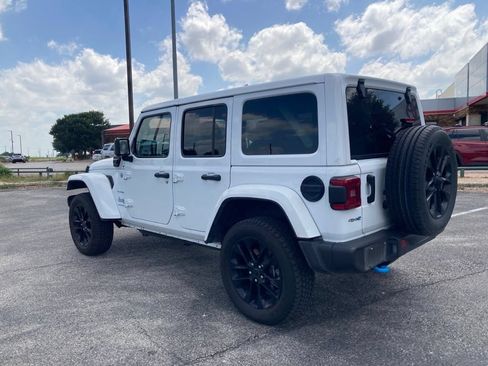 Used 2024 Jeep Wrangler Unlimited Sahara AWD/4WD image 7