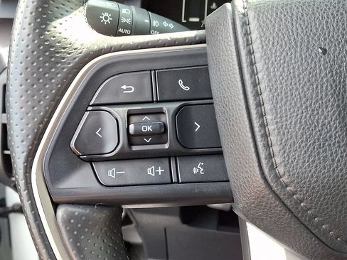 Certified 2025 Toyota 4Runner SR5 AWD/4WD image 23
