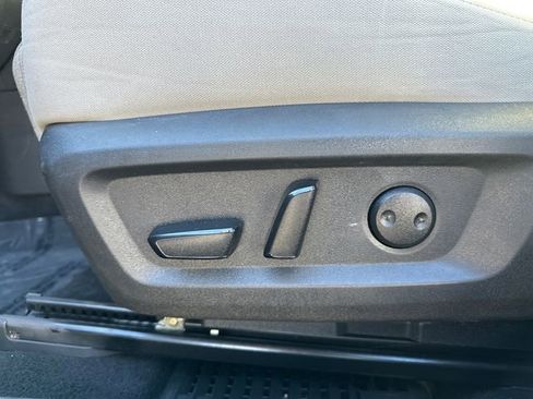 Used 2024 Nissan Rogue SV image 25