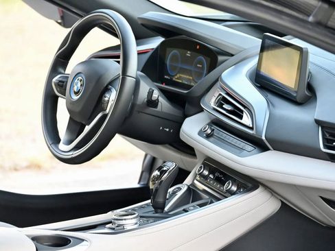 Used 2014 BMW i8 AWD/4WD image 27