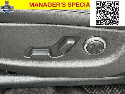 Used 2025 Genesis GV70 2.5T AWD/4WD image 17