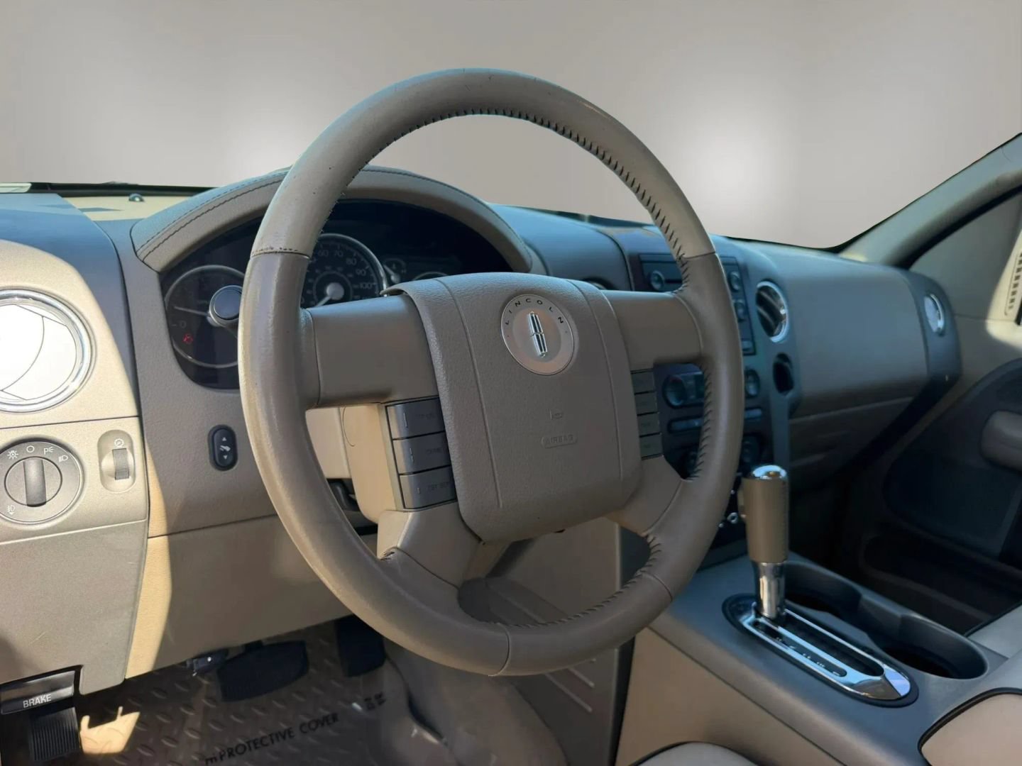 Used 2006 Lincoln Mark LT 2WD image 11
