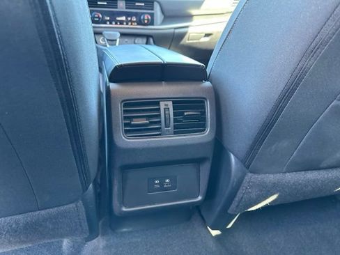 Used 2023 Nissan Rogue SV AWD/4WD image 17
