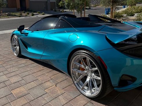 Used 2024 McLaren 750S Spider RWD image 15